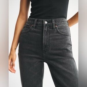 Abercrombie & Fitch Ultra High Rise 90s Straight Jean | Size 25/0R Faded Black